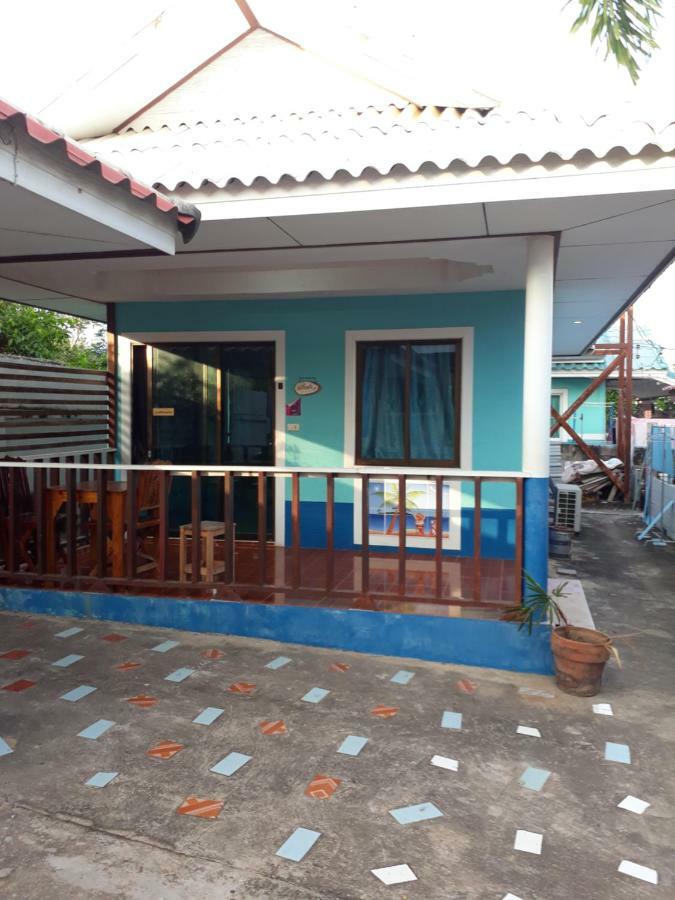 Ferienwohnung Poopreaw Koh Larn Exterior foto