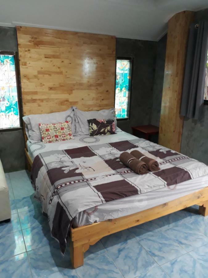 Ferienwohnung Poopreaw Koh Larn Exterior foto
