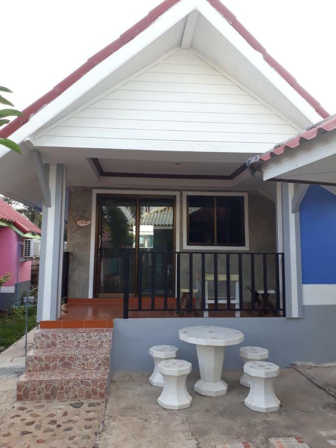 Ferienwohnung Poopreaw Koh Larn Exterior foto
