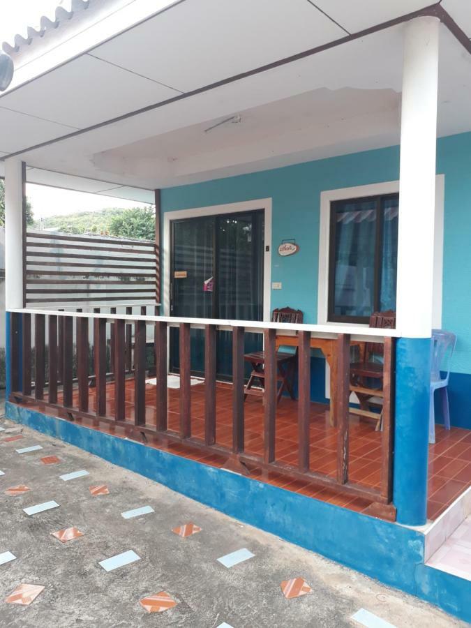 Ferienwohnung Poopreaw Koh Larn Exterior foto