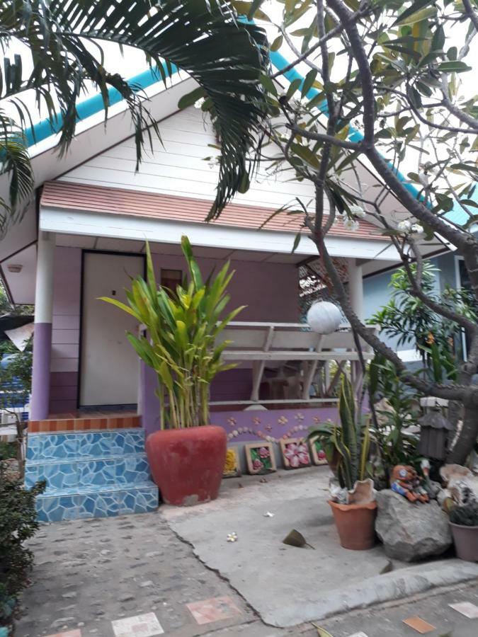 Ferienwohnung Poopreaw Koh Larn Exterior foto