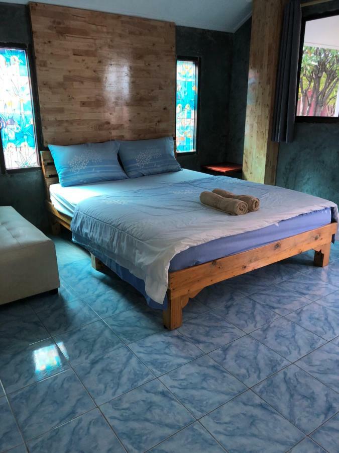 Ferienwohnung Poopreaw Koh Larn Exterior foto