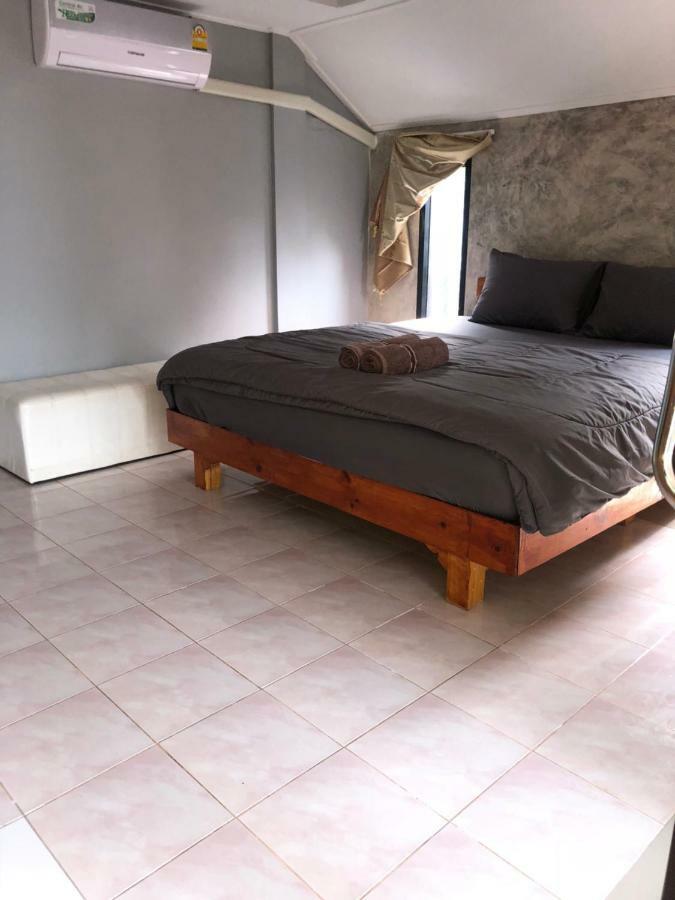 Ferienwohnung Poopreaw Koh Larn Exterior foto