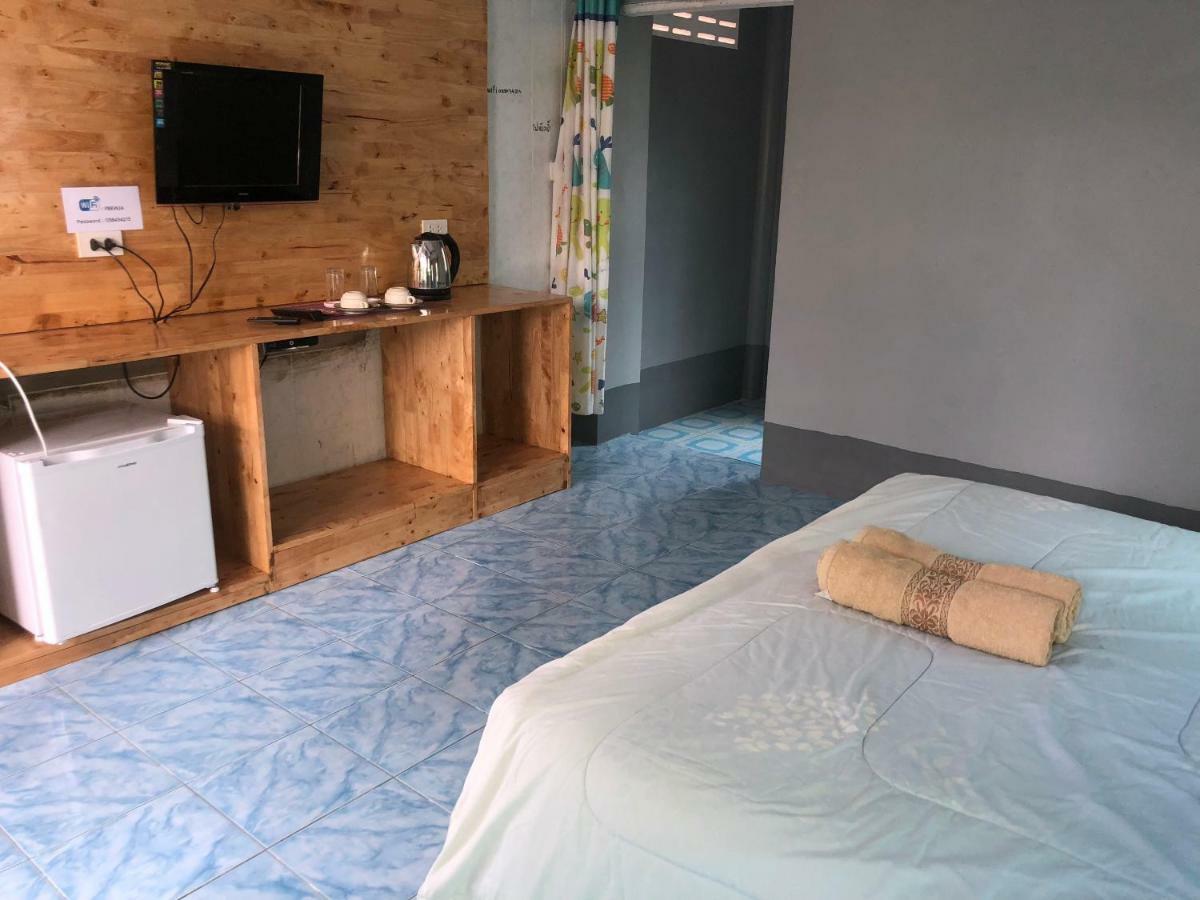 Ferienwohnung Poopreaw Koh Larn Exterior foto