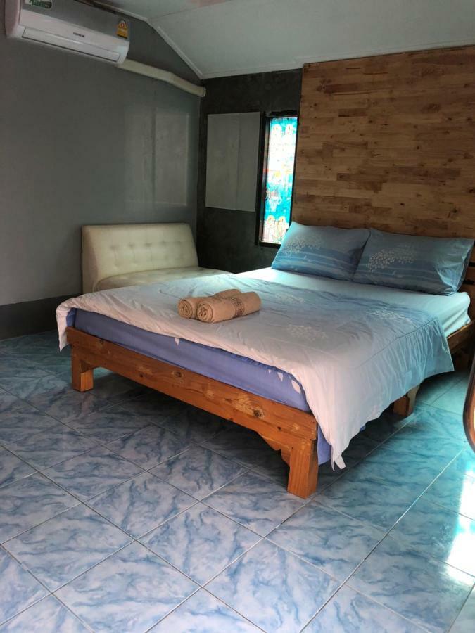 Ferienwohnung Poopreaw Koh Larn Exterior foto